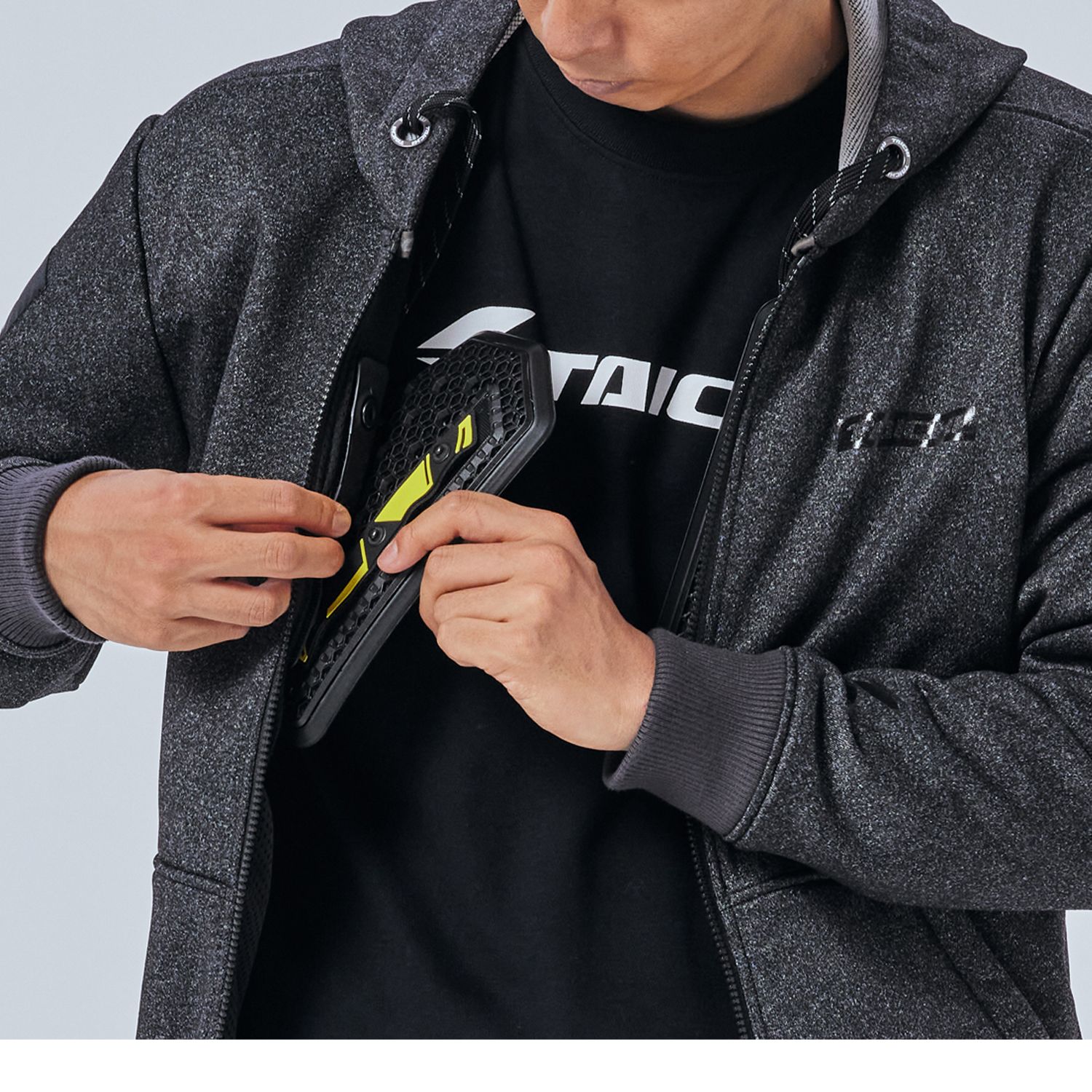 RSタイチより、セパレートタイプのチェストプロテクターが登場