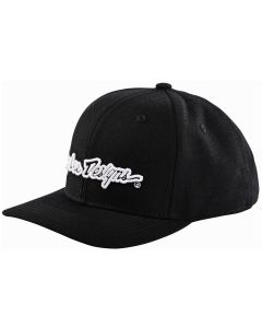 TDA042｜SIGNATURE CURVED SNAPBACK HAT［1color］